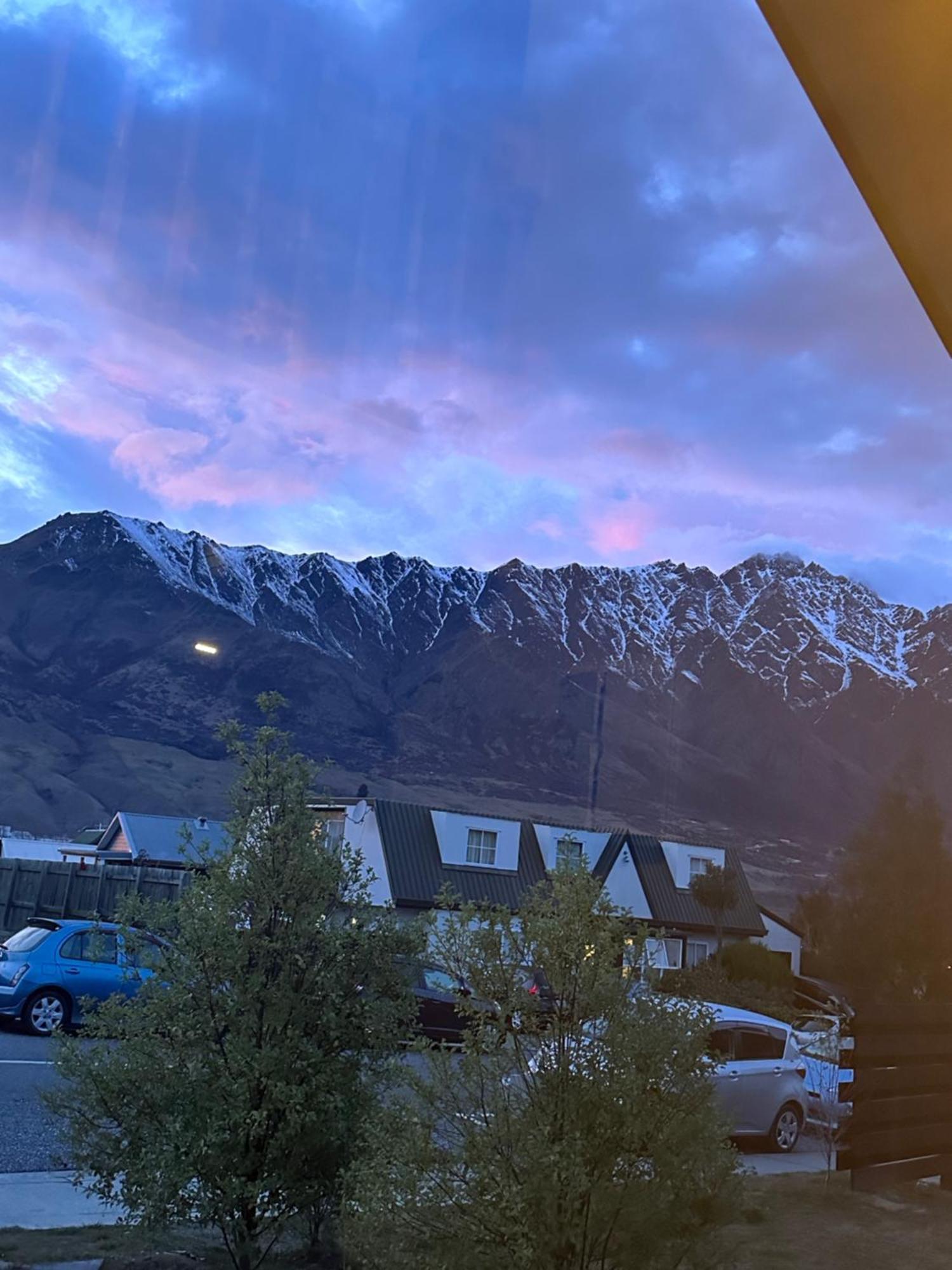 Qt Inntouch Queenstown Exteriör bild